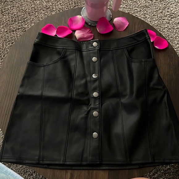 Express leather skirt - Picture 2 of 6